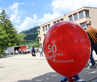 Ballon vor dem HPZ Schüpfheim